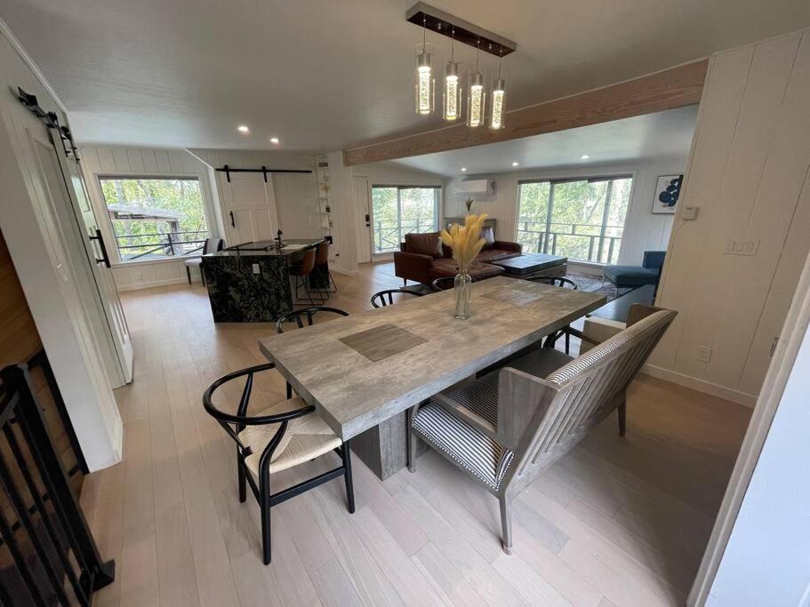 The River House Grants Pass Exterior photo