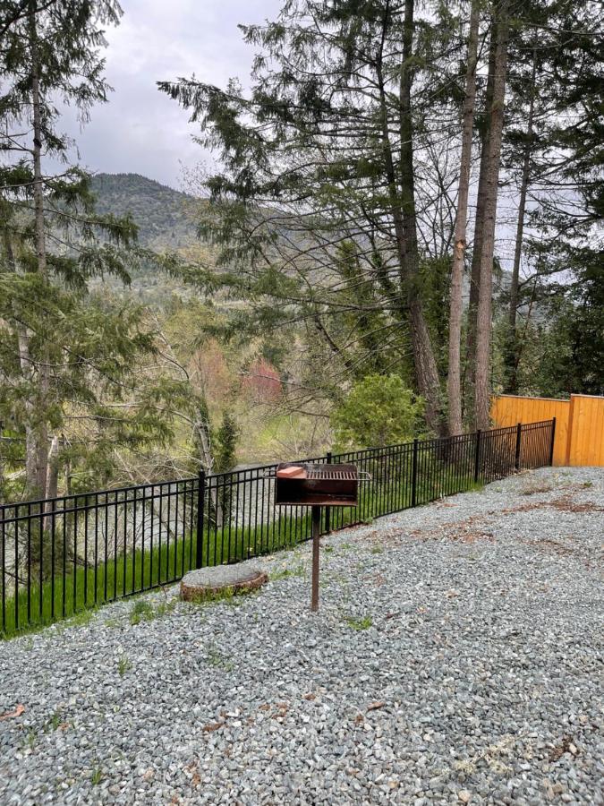 The River House Grants Pass Exterior photo