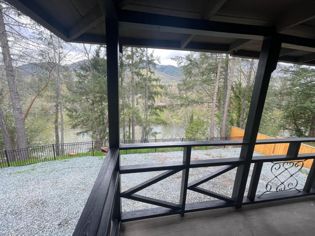 The River House Grants Pass Exterior photo
