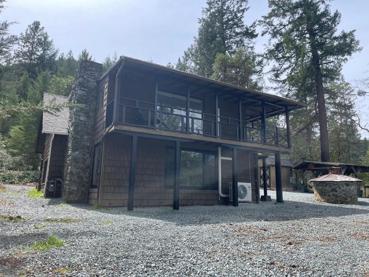 The River House Grants Pass Exterior photo