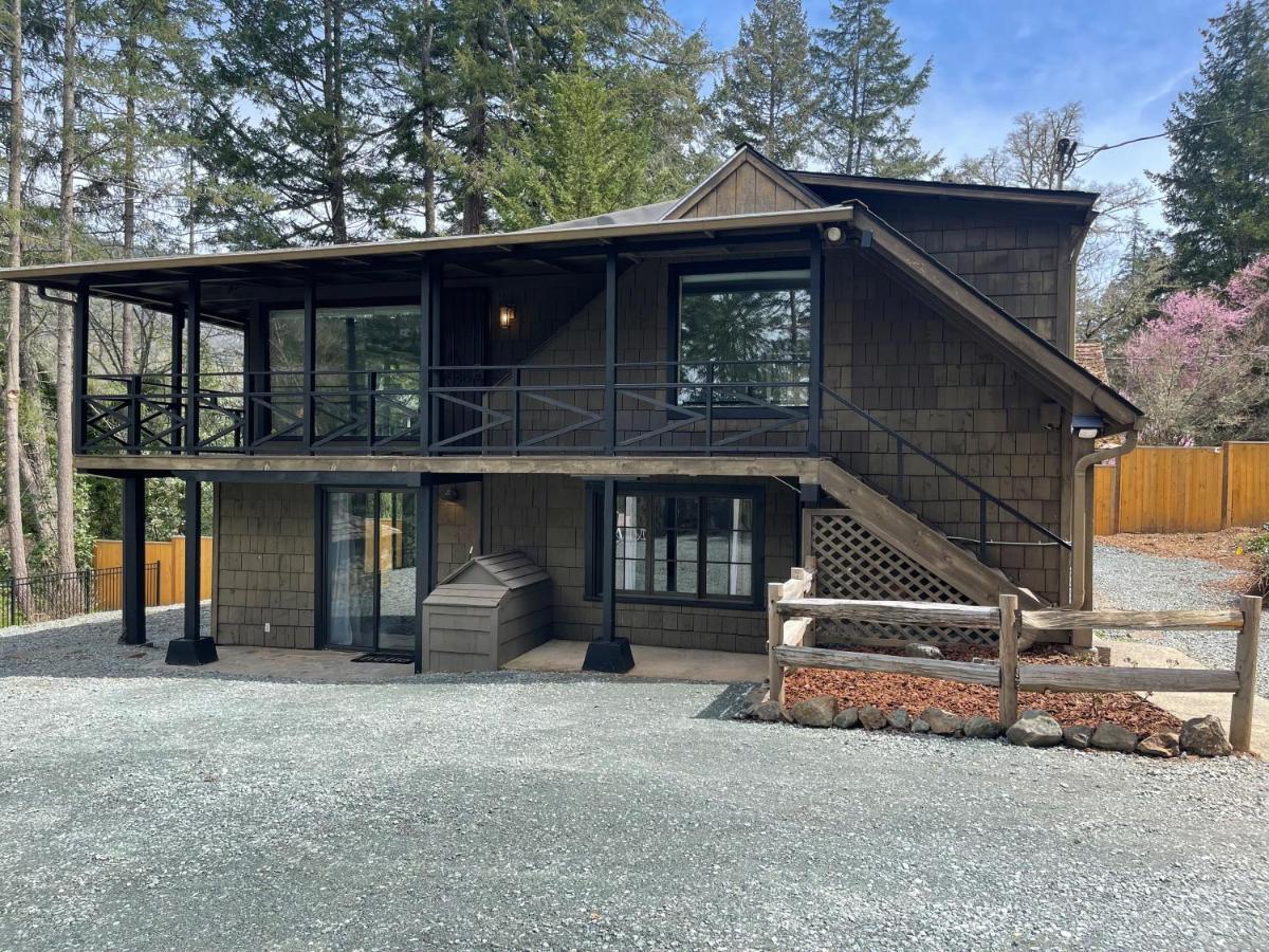 The River House Grants Pass Exterior photo